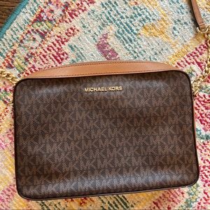 Michael Kors Signature Jet Set East-West Crossbody